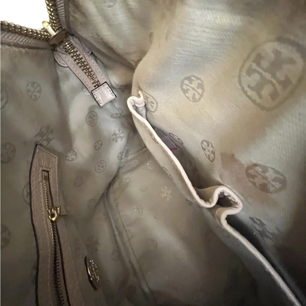 Tory Burch Clara Leather Satchel $495 Light, Pink size, medium Crossbody bag, ￼